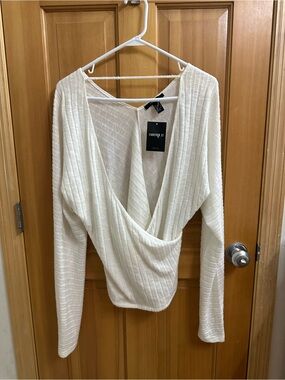 NWT Forever 21 Cream Open Back Top Size Small | Long Sleeve